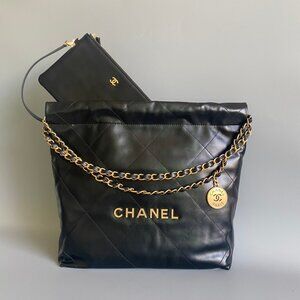 Chanel Chanel 22 Large shiny calfskin Chain Shoulder Bag Black Gold Metal Fittin